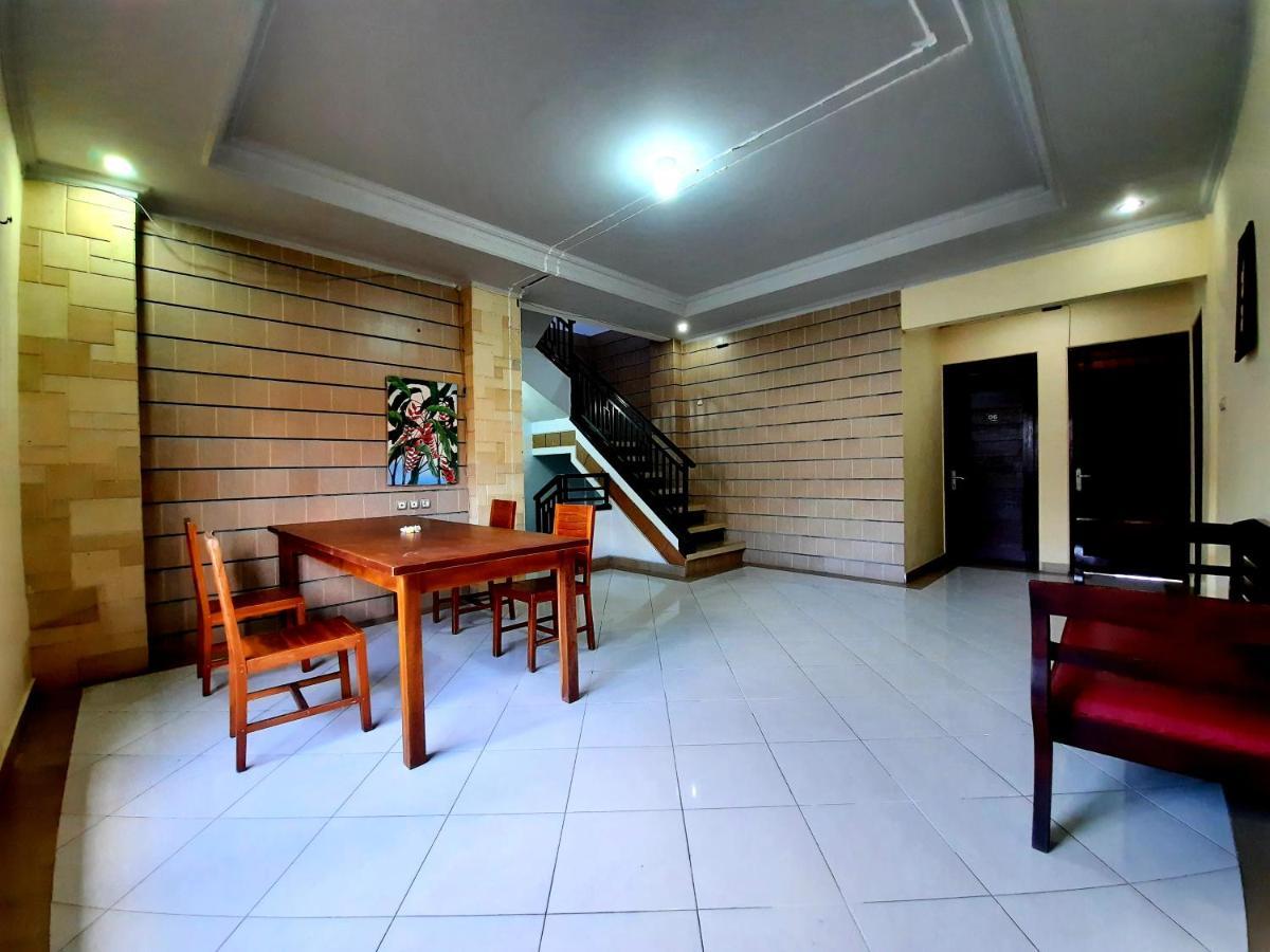 Ganggas Homestay ジンバラン エクステリア 写真