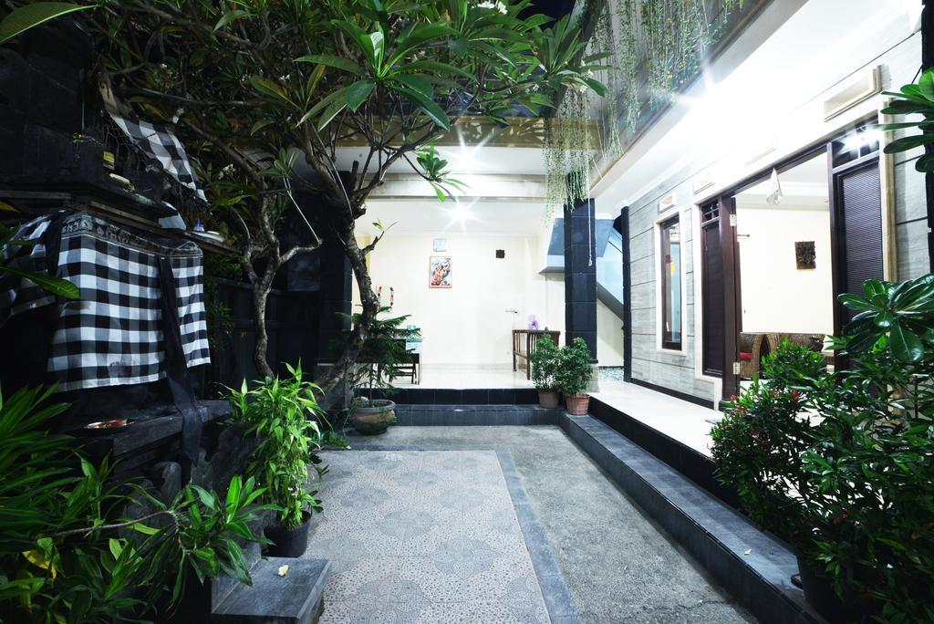 Ganggas Homestay ジンバラン エクステリア 写真