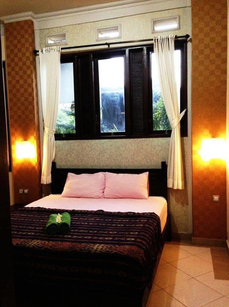 Ganggas Homestay ジンバラン エクステリア 写真